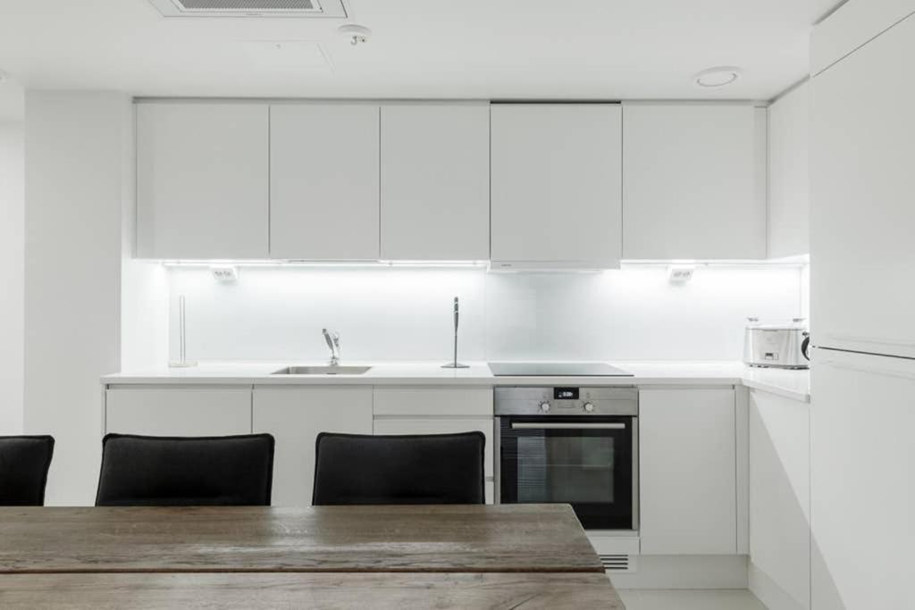 Sleek And Spacious 3 Bedroom Apartment In City Centre Helsinki Zewnętrze zdjęcie